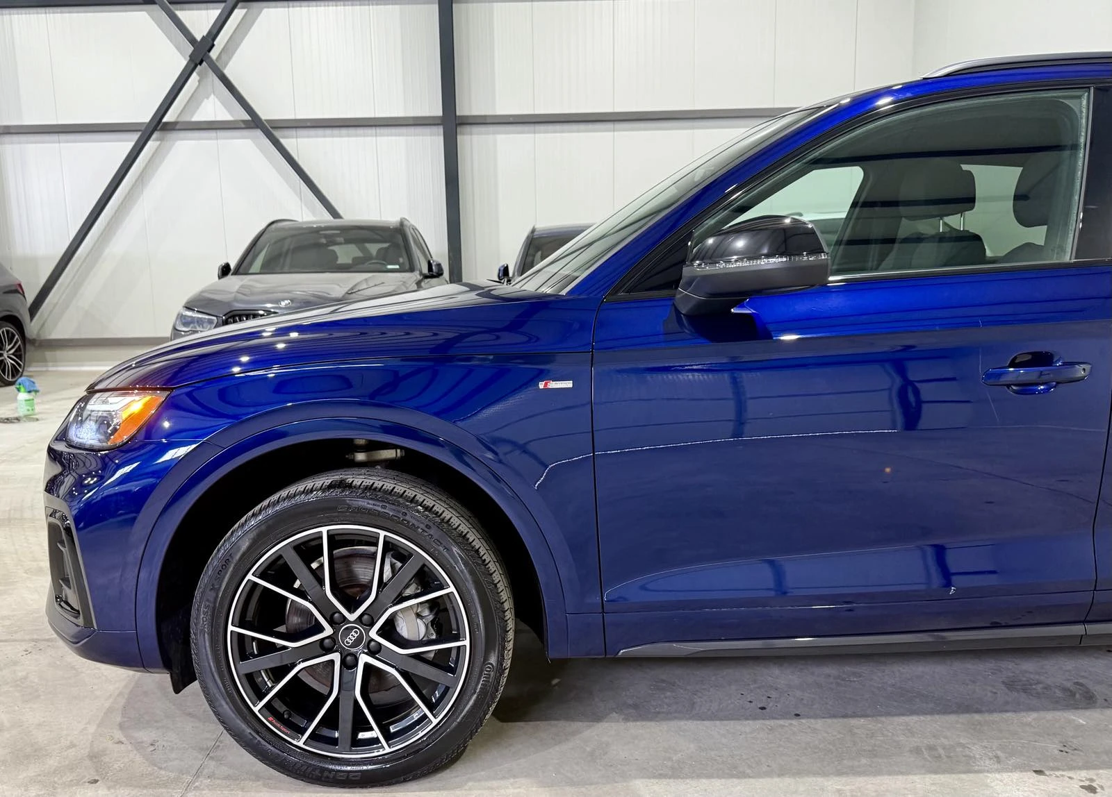 Audi Q5 45TFSI S Line Black Optic - изображение 9