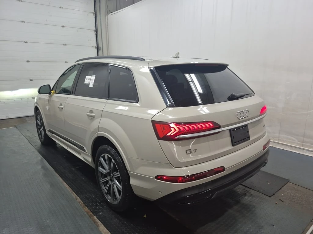 Audi Q7 * PROGRESSIV * CARFAX * БЕЗ ПЪРВОНАЧАЛНА ВНОСКА - изображение 4
