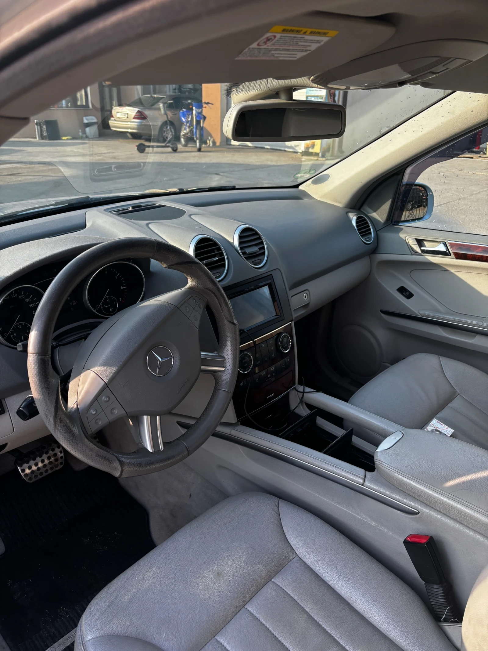 Mercedes-Benz ML 350  - изображение 8