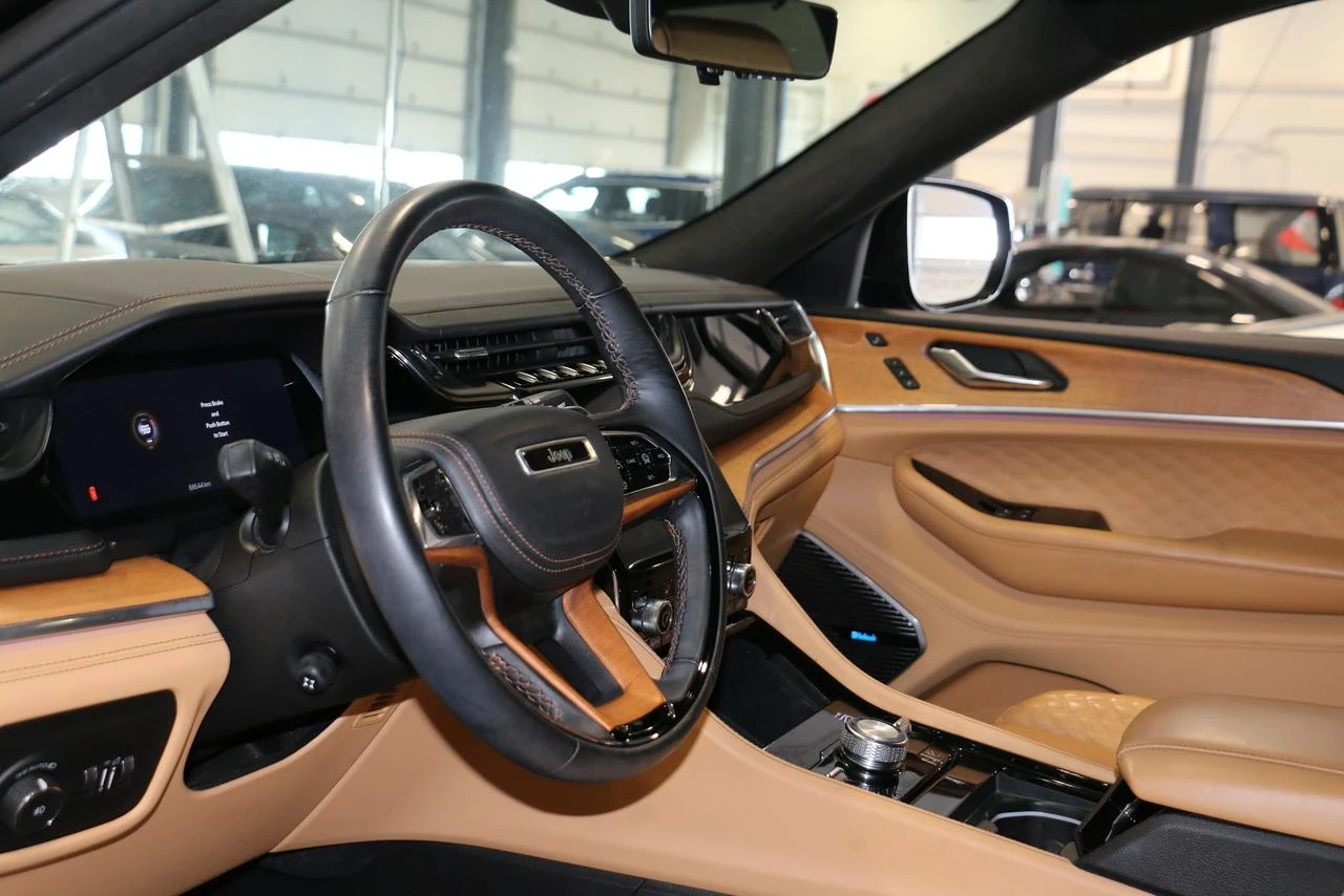 Jeep Grand cherokee SUMMIT 4X4 5.7L HEMI - NIGHTVISION| MASSAGE| NAVI, снимка 3 - Автомобили и джипове - 54542188
