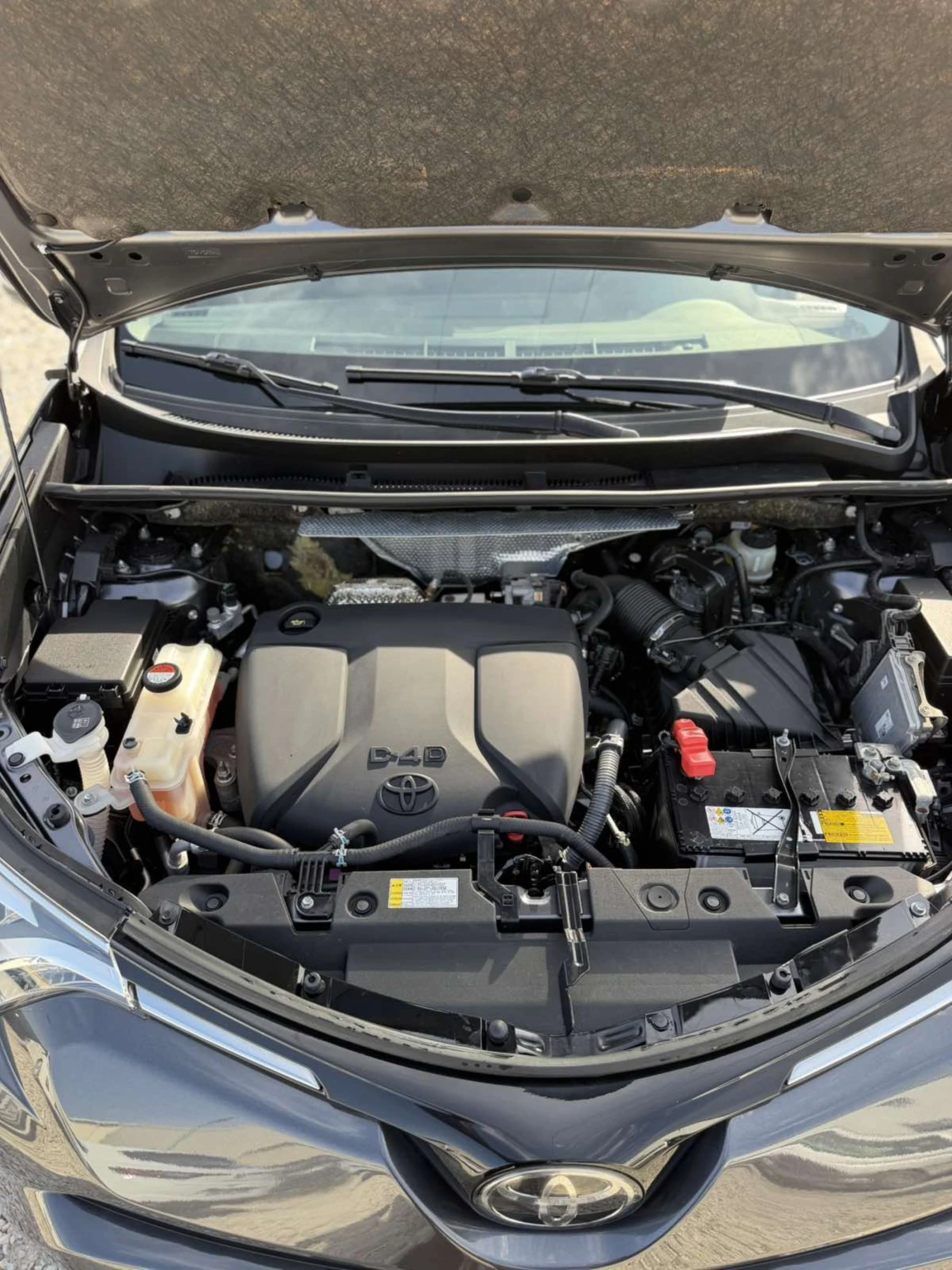 Toyota Rav4 2.0 D4D, снимка 16 - Автомобили и джипове - 54565354