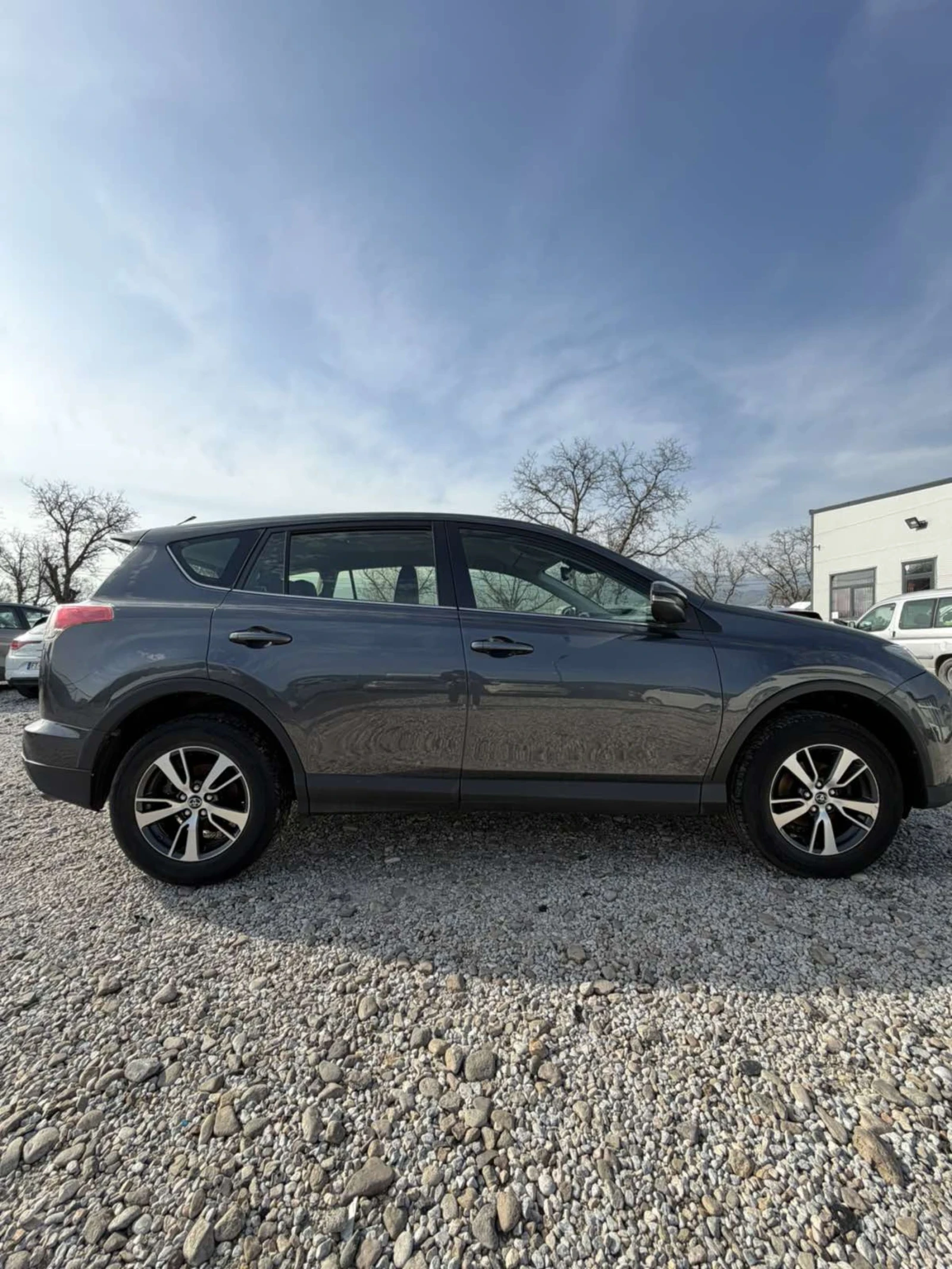 Toyota Rav4 2.0 D4D, снимка 7 - Автомобили и джипове - 54565354