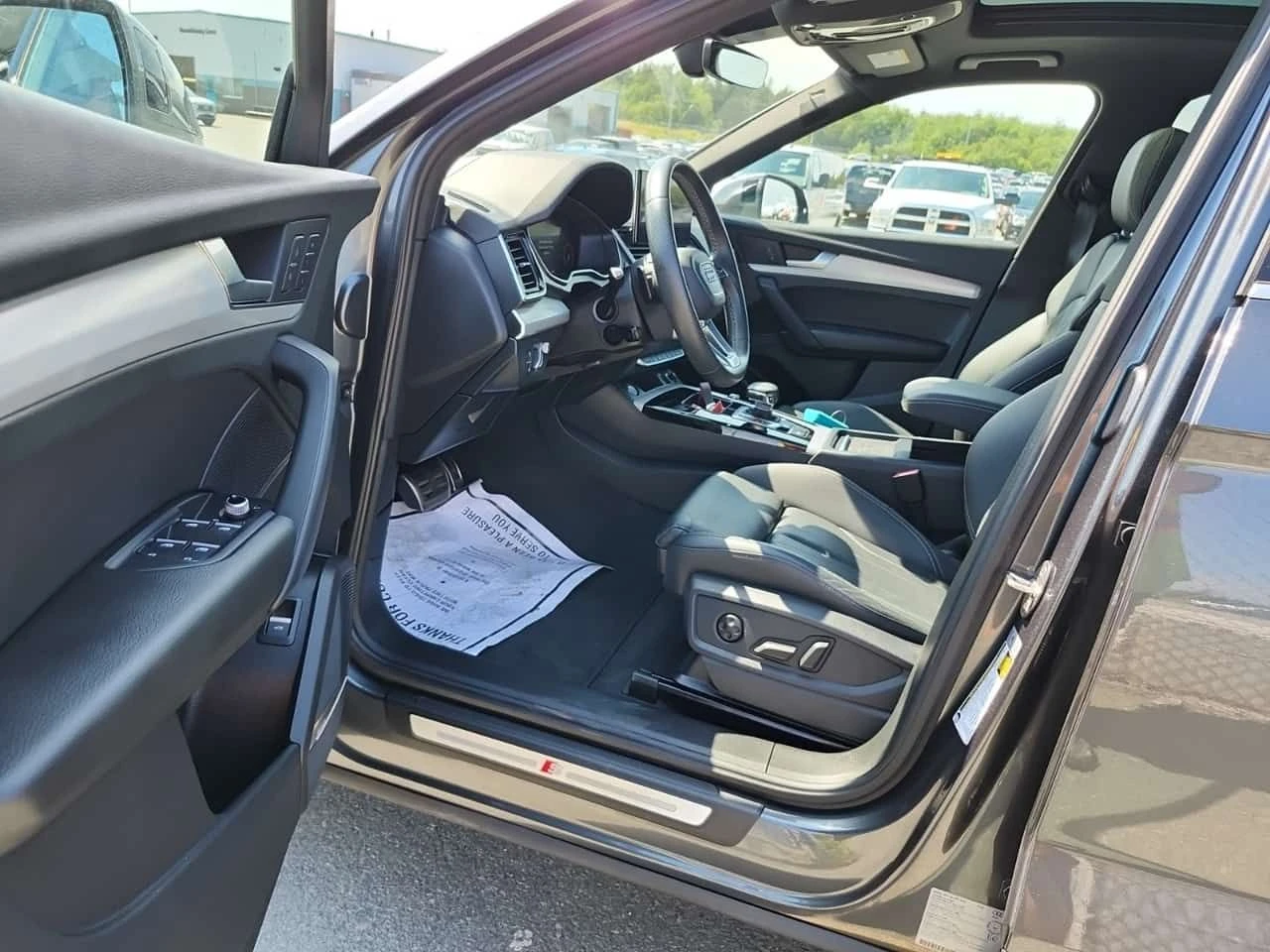 Audi Q5 Technik/CARFAX/ДИСТРОНИК/360 КАМ/ПАНО/2 КЛЮЧА/ПОДГ, снимка 7 - Автомобили и джипове - 55318422