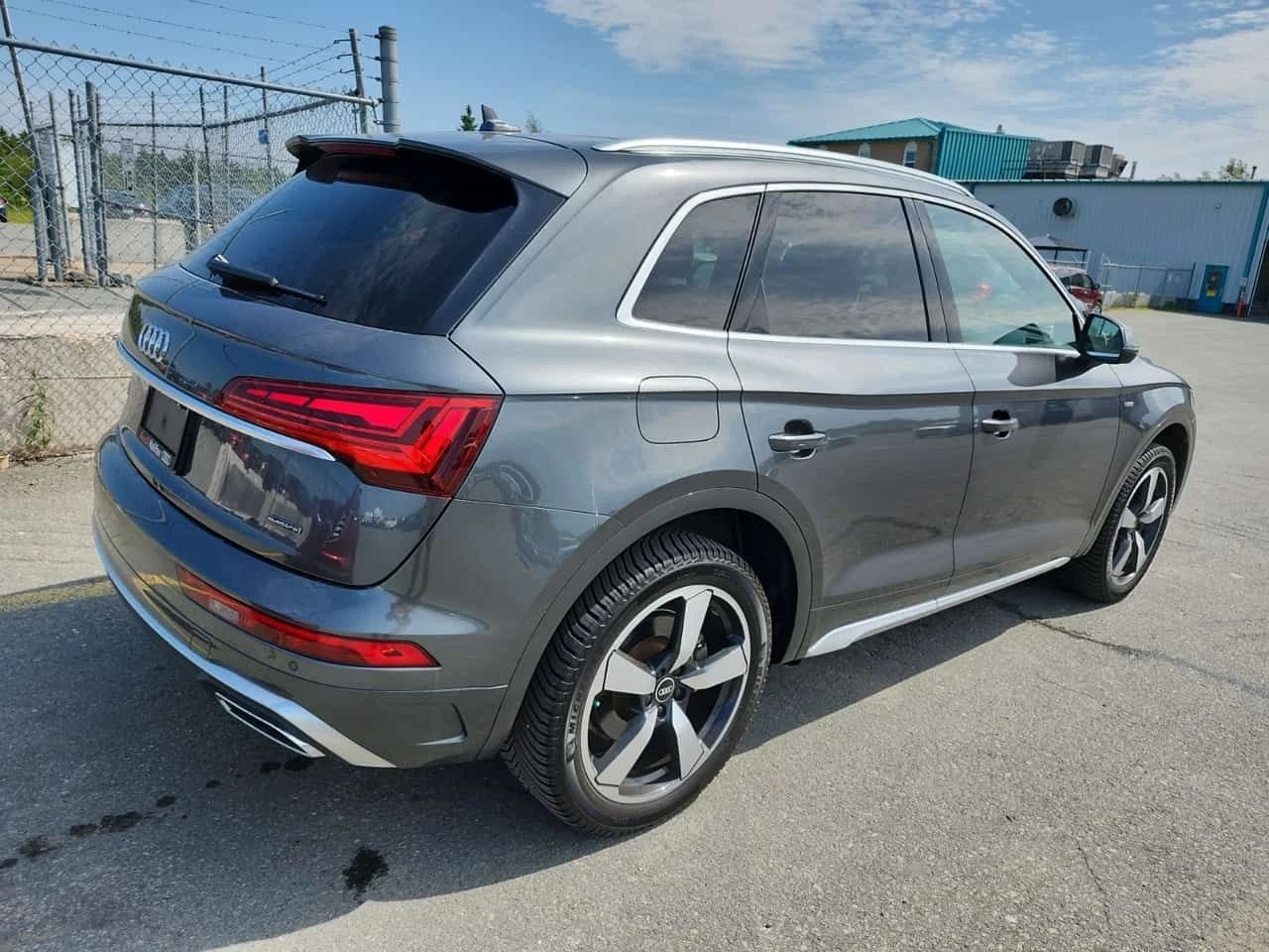 Audi Q5 Technik/CARFAX/ДИСТРОНИК/360 КАМ/ПАНО/2 КЛЮЧА/ПОДГ, снимка 3 - Автомобили и джипове - 55318422