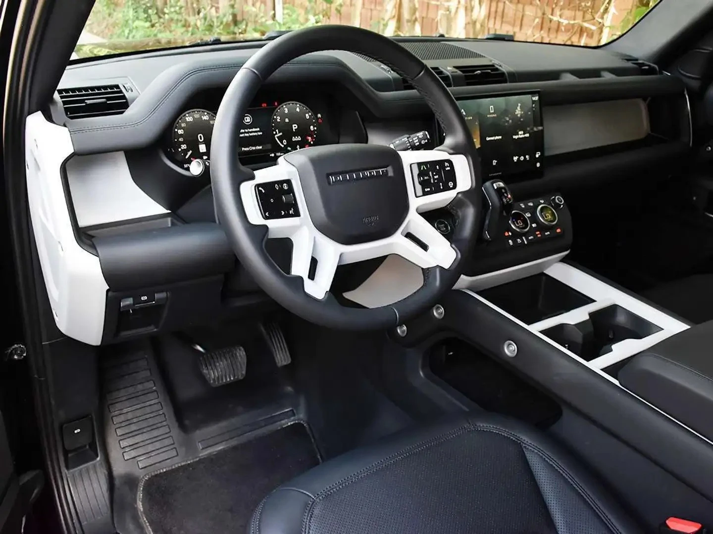 Land Rover Defender 90 P300 S ЦЕНА ДО БЪЛГАРИЯ АВТОКРЕДИТ, снимка 10 - Автомобили и джипове - 55463916