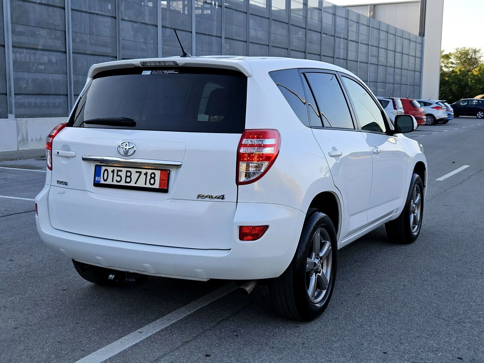 Toyota Rav4 ФЕЙСЛИФТ АВТОМАТИК , снимка 4 - Автомобили и джипове - 55468070