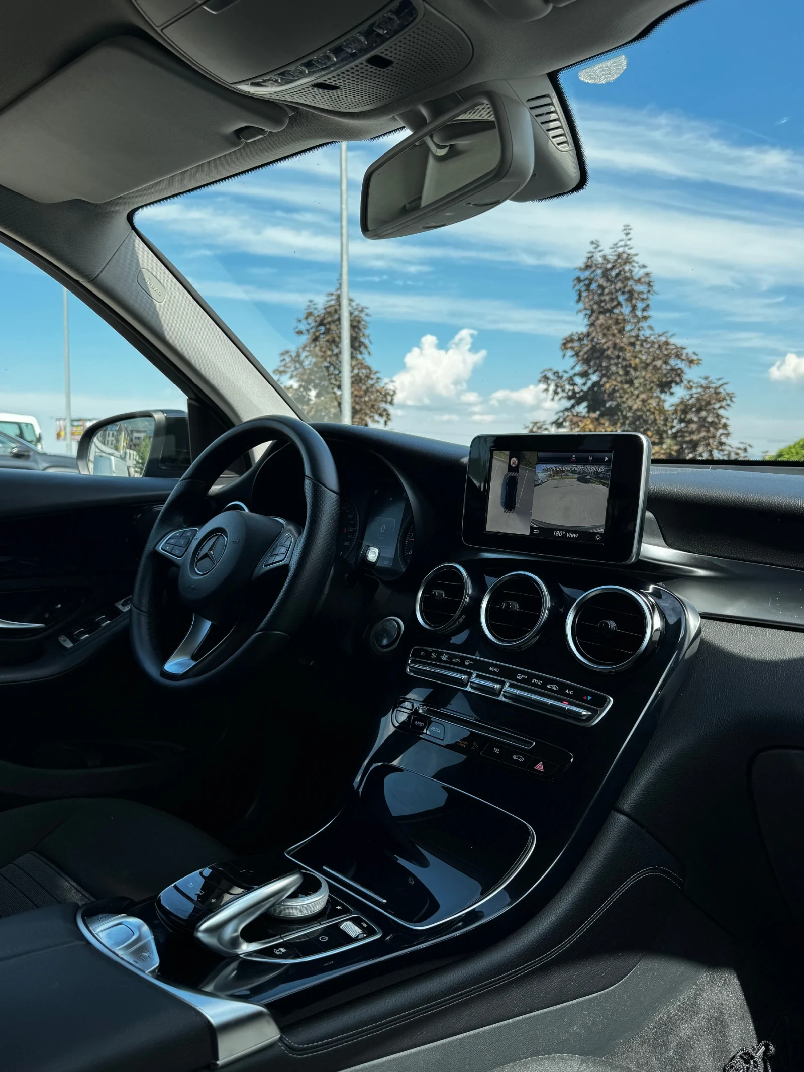 Mercedes-Benz GLC 250 AMG Line* 4Matic* 9G Tronic* Burmester* Led Adapti, снимка 12 - Автомобили и джипове - 55941673