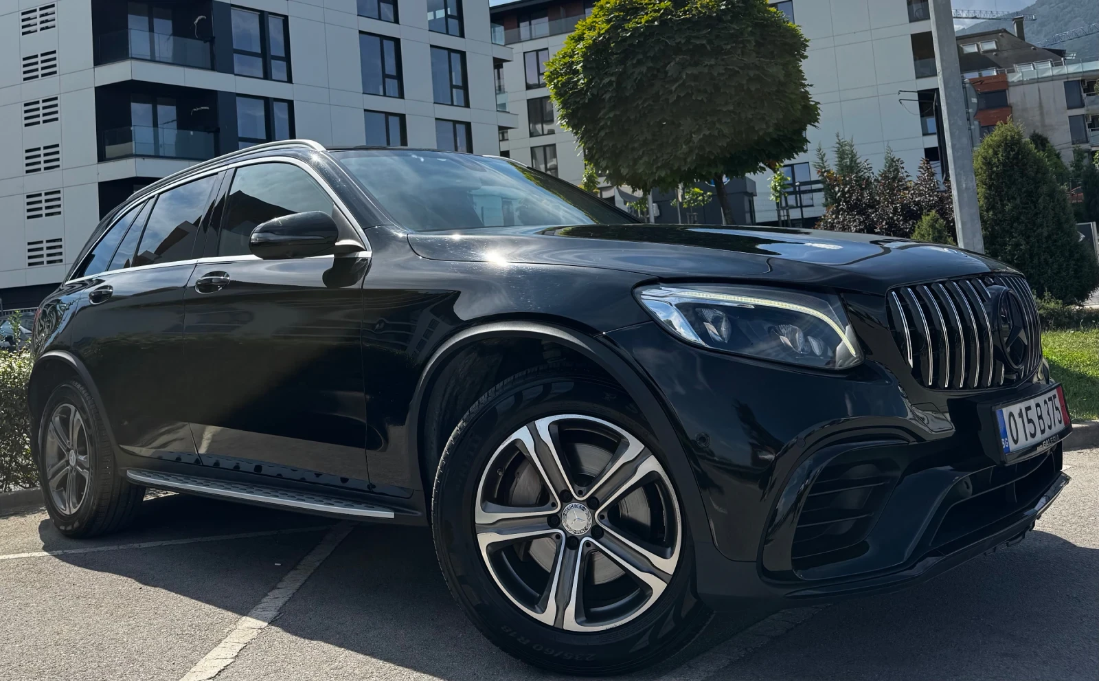 Mercedes-Benz GLC 250 AMG Line* 4Matic* 9G Tronic* Burmester* Led Adapti, снимка 3 - Автомобили и джипове - 55941673