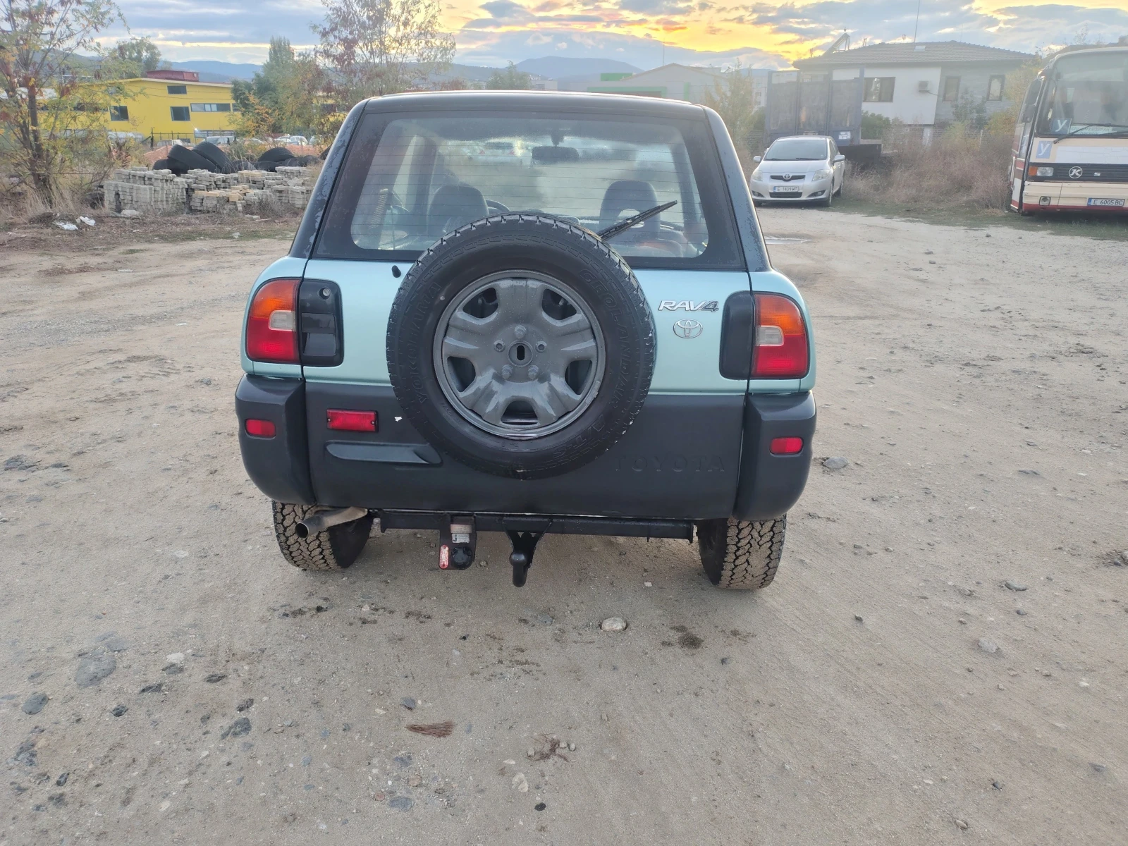 Toyota Rav4 Бензин 4x4, снимка 5 - Автомобили и джипове - 56544120