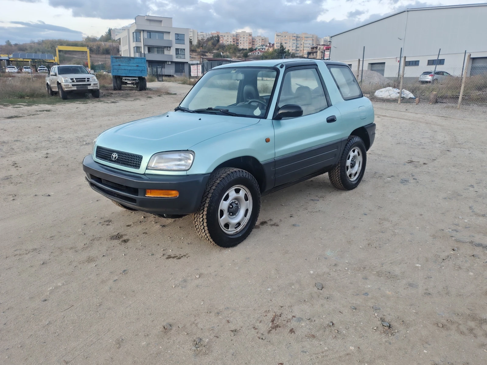 Toyota Rav4 Бензин 4x4, снимка 2 - Автомобили и джипове - 56544120