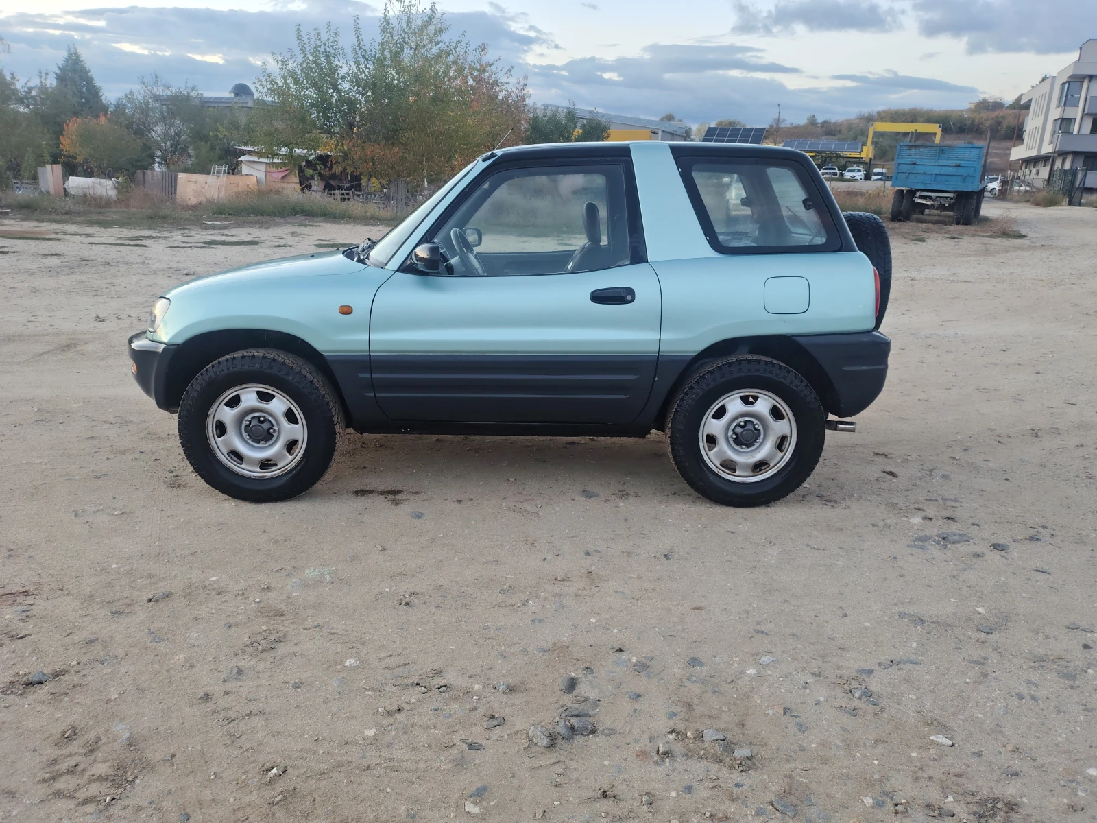 Toyota Rav4 Бензин 4x4, снимка 3 - Автомобили и джипове - 56544120