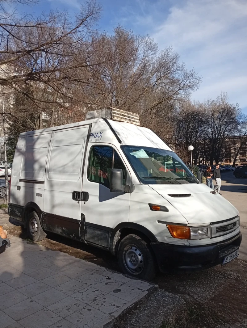 Iveco Daily, снимка 12 - Бусове и автобуси - 48601973