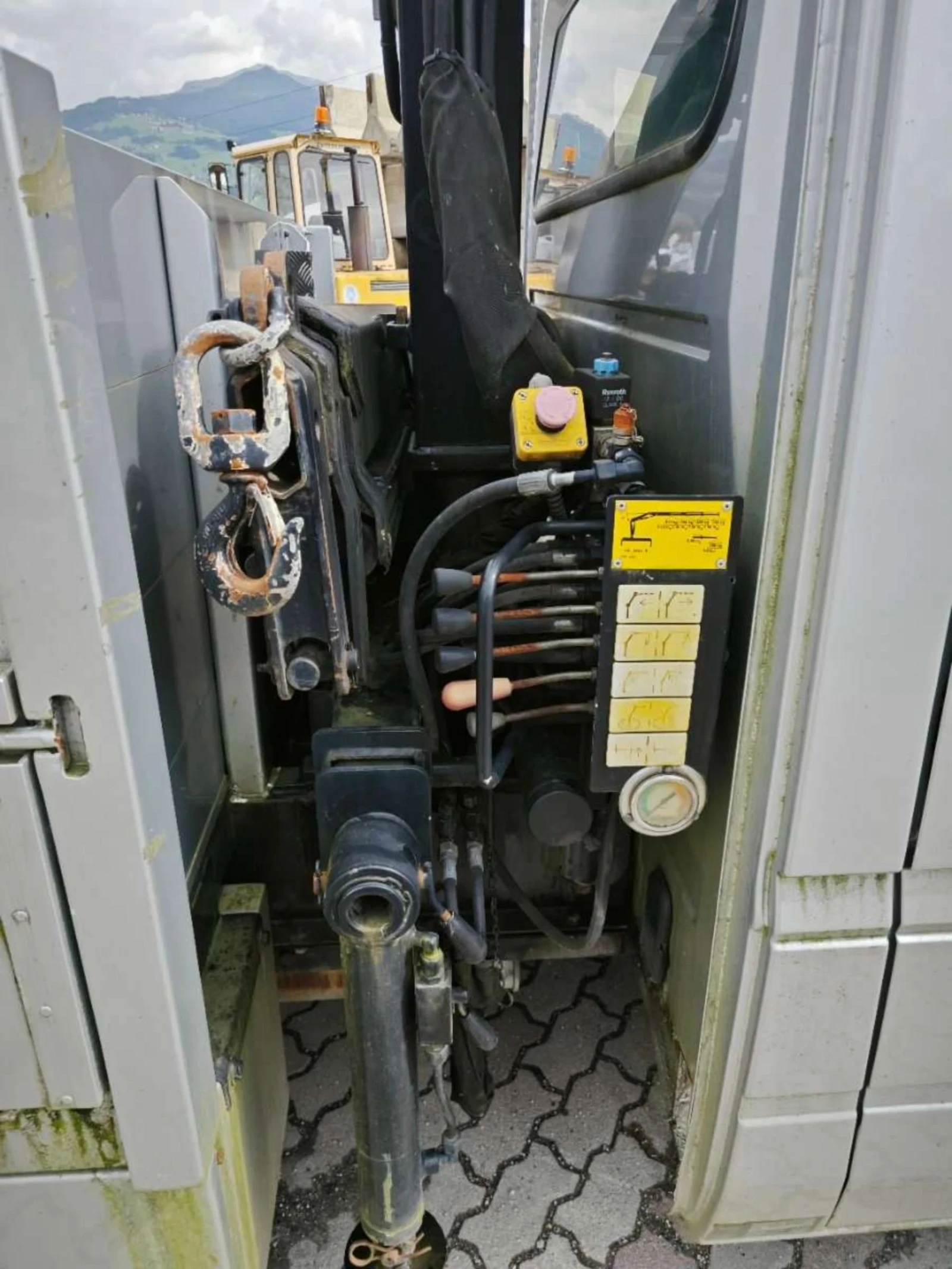 Mercedes-Benz Sprinter 412  - изображение 8