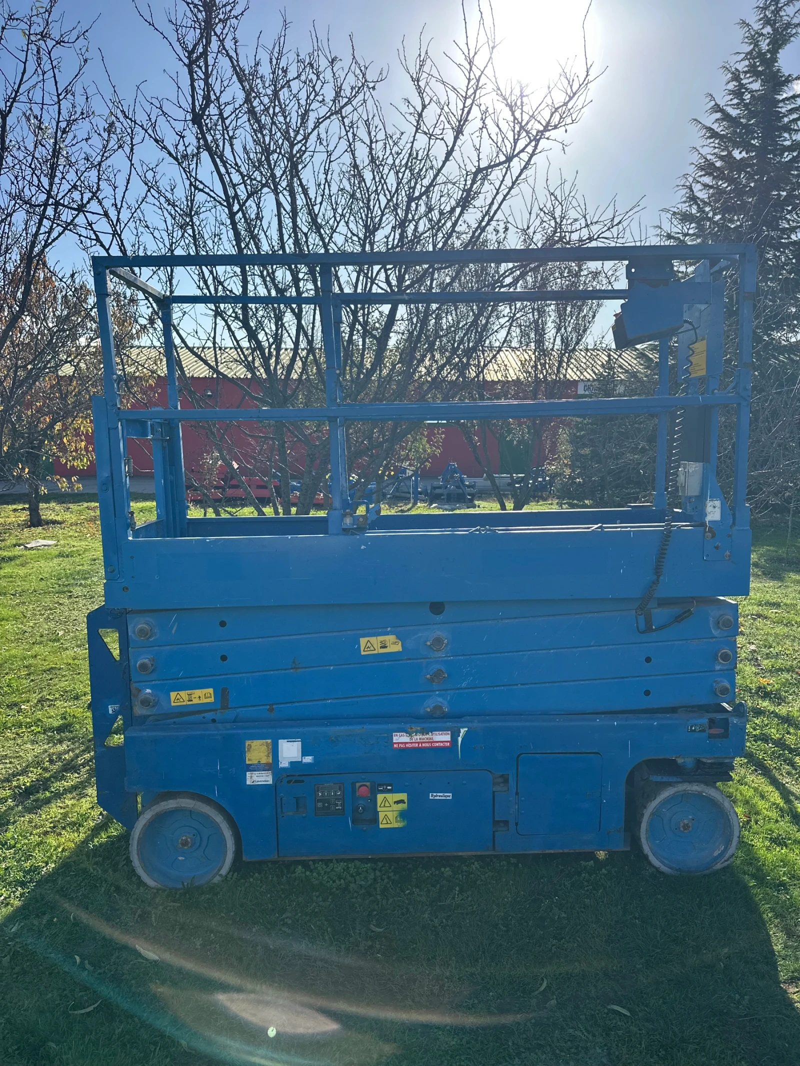 Автовишка Друга марка Ножична вишка GENIE GS2632 - изображение 3