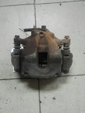 Спирачен апарат преден десен Тойота Аурис 1.6Б