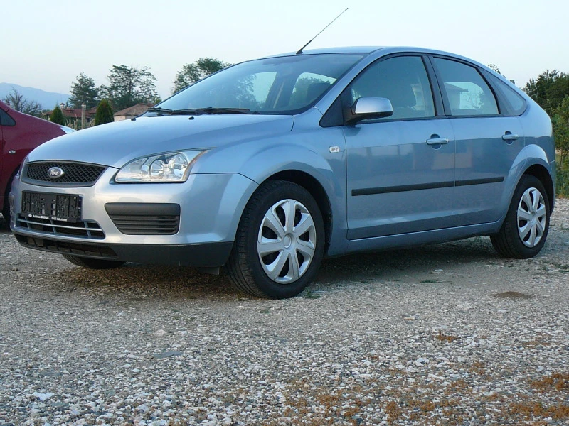 Ford Focus 1.6i 100кс Клима, снимка 2 - Автомобили и джипове - 47433260