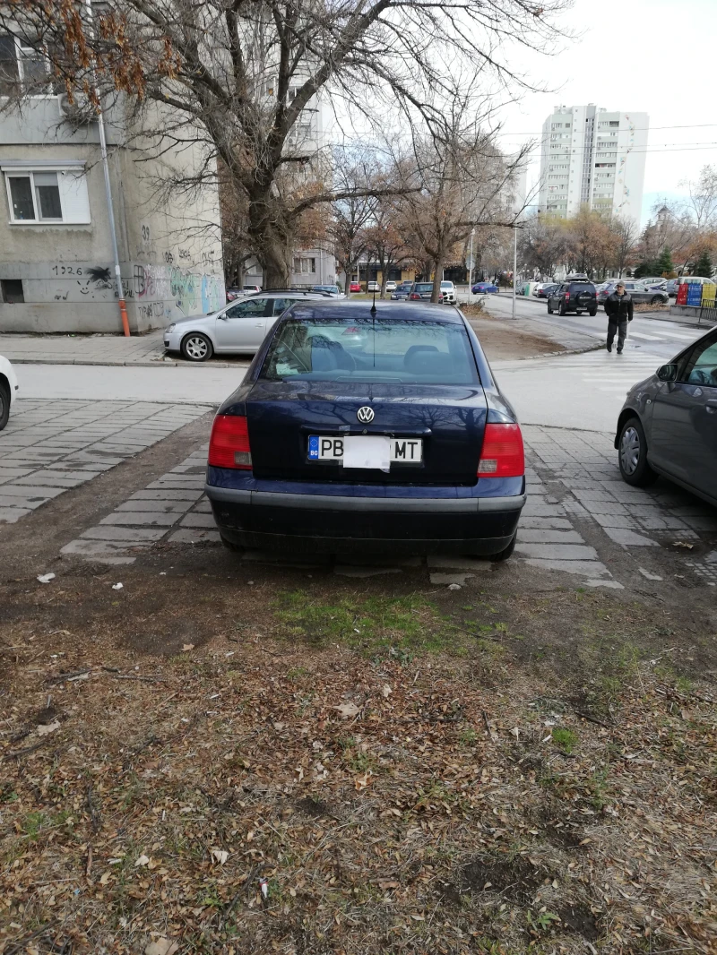 VW Passat, снимка 4 - Автомобили и джипове - 48378081