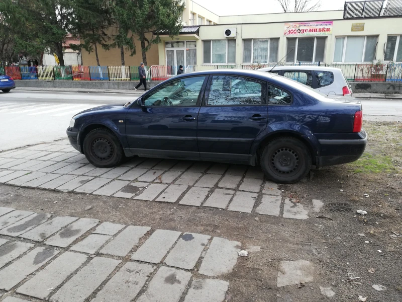 VW Passat, снимка 3 - Автомобили и джипове - 48378081