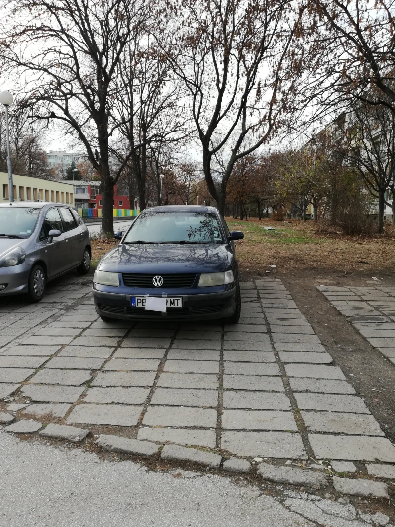 VW Passat, снимка 2 - Автомобили и джипове - 48378081