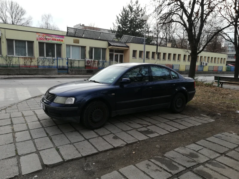 VW Passat, снимка 5 - Автомобили и джипове - 48378081