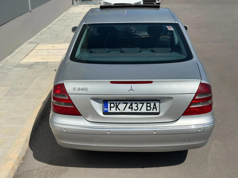Mercedes-Benz E 240 Elegance, снимка 10 - Автомобили и джипове - 52423072