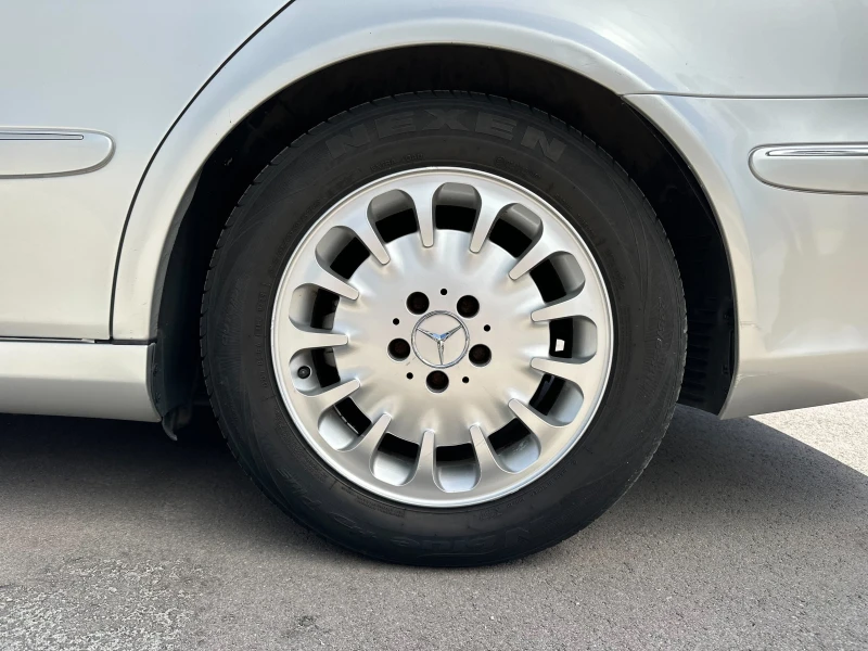 Mercedes-Benz E 240 Elegance, снимка 12 - Автомобили и джипове - 52423072