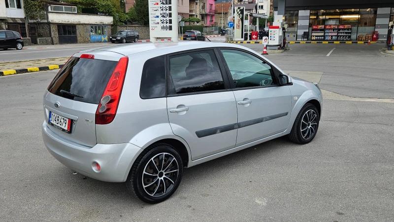 Ford Fiesta 1.4 Hdi KLIMA/Euro-4, снимка 6 - Автомобили и джипове - 52346139