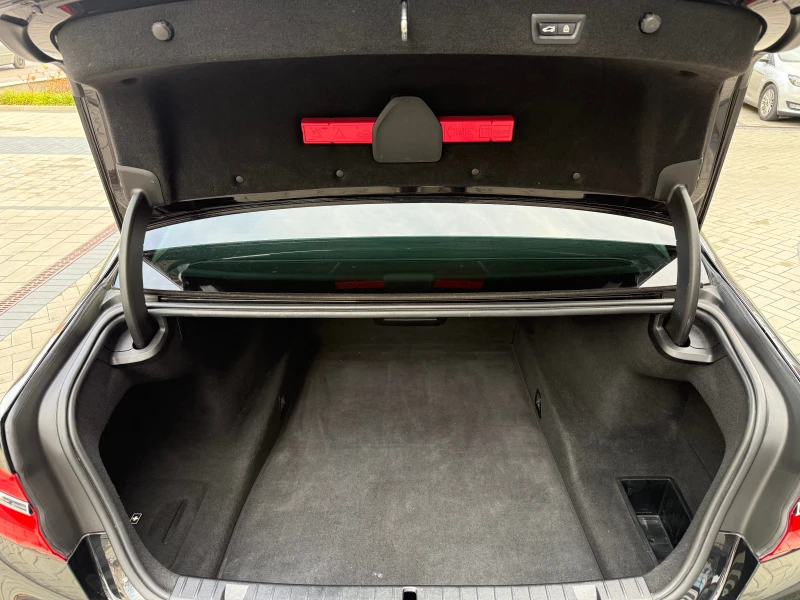 BMW 750 d xDrive, снимка 15 - Автомобили и джипове - 52402678