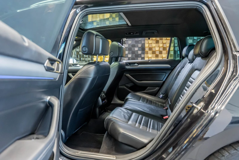 VW Passat R-Line 240hp 4MOTION, снимка 13 - Автомобили и джипове - 52526185