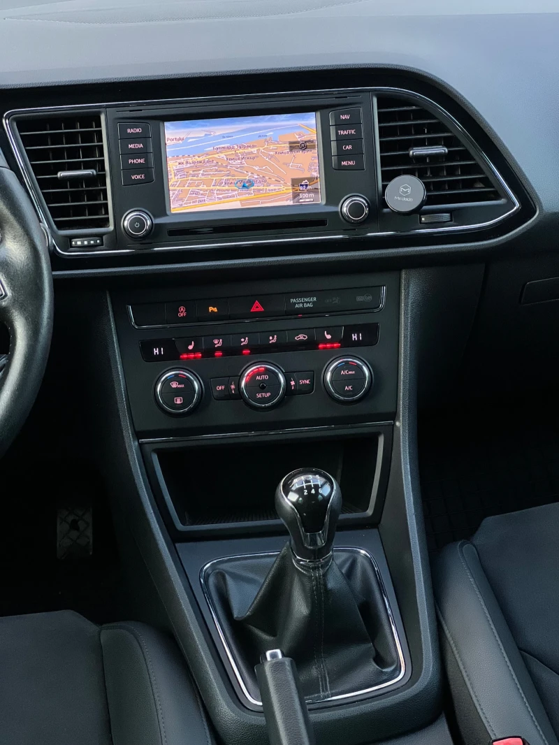 Seat Leon MATRIXX/1.6D/Алкантара/Navi/Кожа/Всички екстри!TOP, снимка 16 - Автомобили и джипове - 52870806