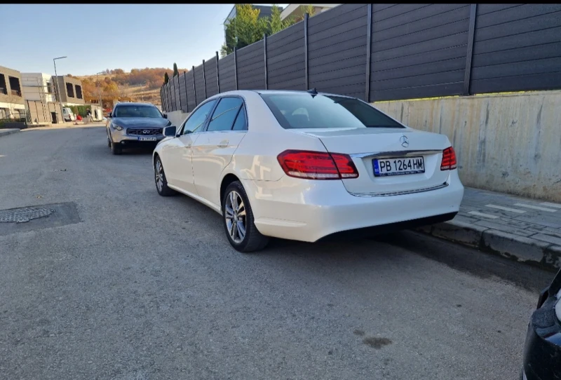 Mercedes-Benz E 200 2.2 CDI, снимка 11 - Автомобили и джипове - 53036922