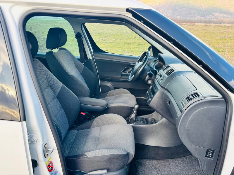 Skoda Roomster 1.6TDI-105k.s, снимка 10 - Автомобили и джипове - 53041163