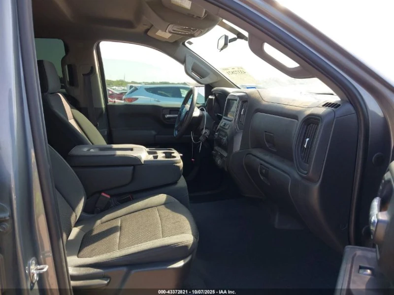 Chevrolet Silverado 1500 4WD Short Bed Custom Trail Boss * СТАВА НА ГА, снимка 5 - Автомобили и джипове - 53330912