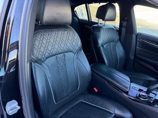 BMW 550 * M550i xDrive * CARFAX * ЦЕНА ДО БГ, снимка 16 - Автомобили и джипове - 53749324