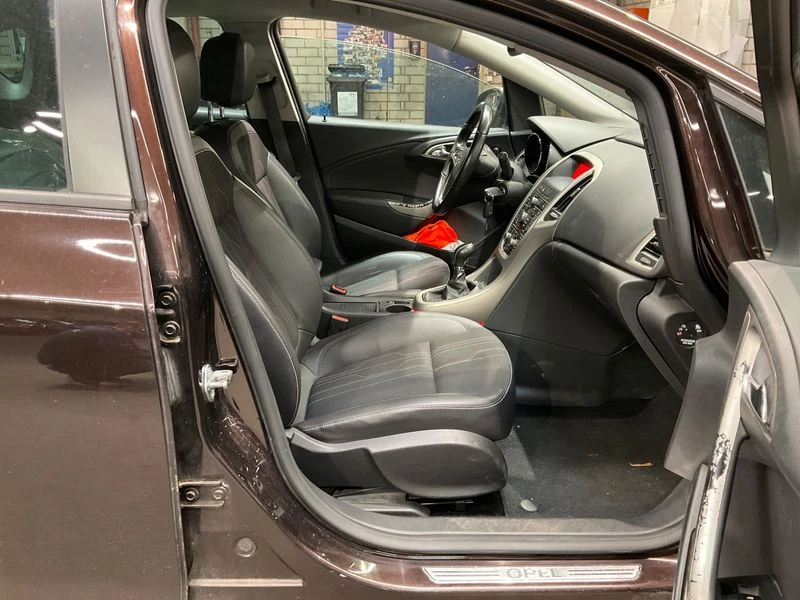 Opel Astra Astra 1.4 Turbo 150 Jahre Opel, снимка 3 - Автомобили и джипове - 55387556