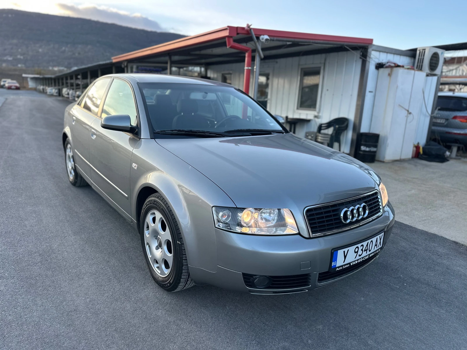 Audi A4 2.0i ГАЗ* РЕГИСТРИРАНА* ОБСЛУЖЕНА* ВСИЧКО ПЛАТЕНО - [1] 