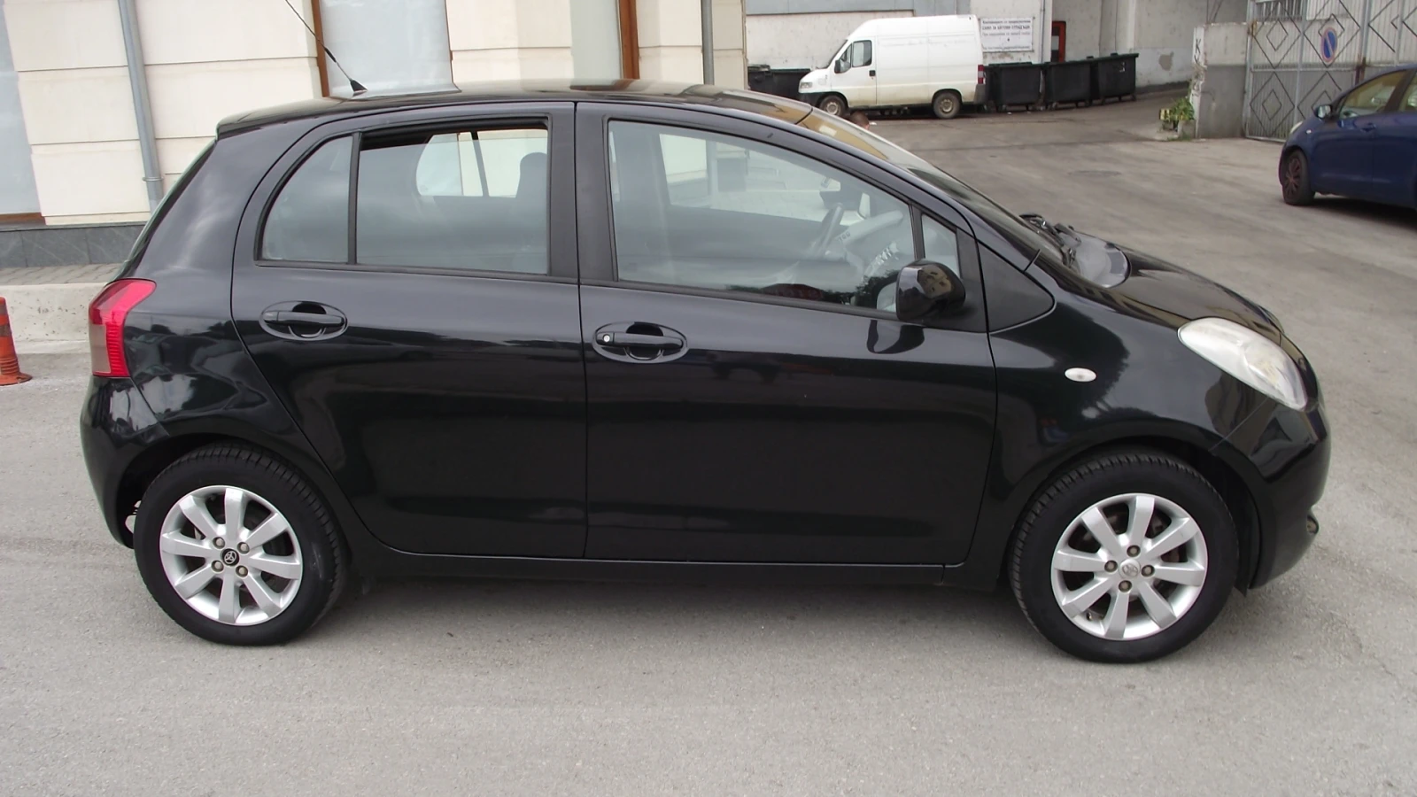 Toyota Yaris 1.0.i.75.k.c.5.100 км.НОВА. - изображение 2