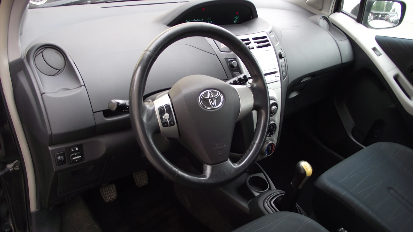 Toyota Yaris 1.0.i.75.k.c.5.100 км.НОВА. - изображение 10