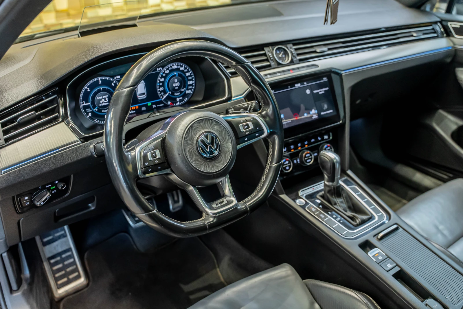 VW Passat R-Line 240hp 4MOTION - изображение 8