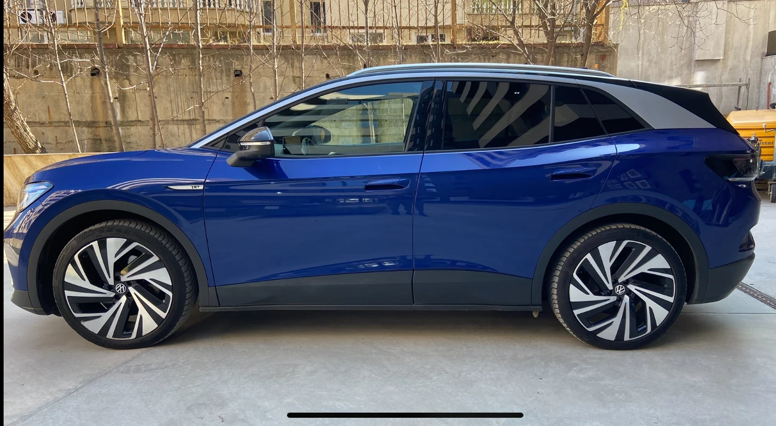 VW ID.4 1st MAX / 82kW / Термопомпа / ВСИЧКИ екстри, снимка 2 - Автомобили и джипове - 53780710