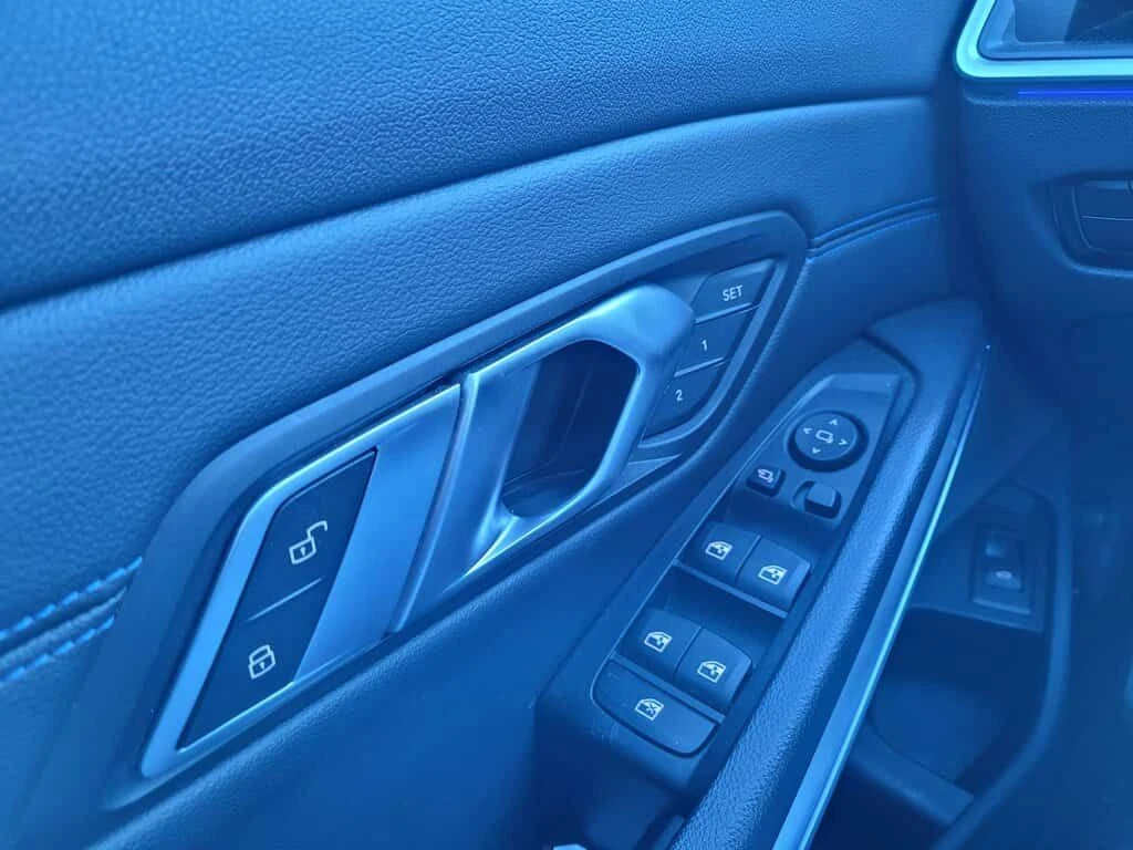 BMW 340 ДИСТРОНИК/360/HEAD-UP DISPLAY/ШИБИДАХ/+ ГУМИ, снимка 15 - Автомобили и джипове - 53997590