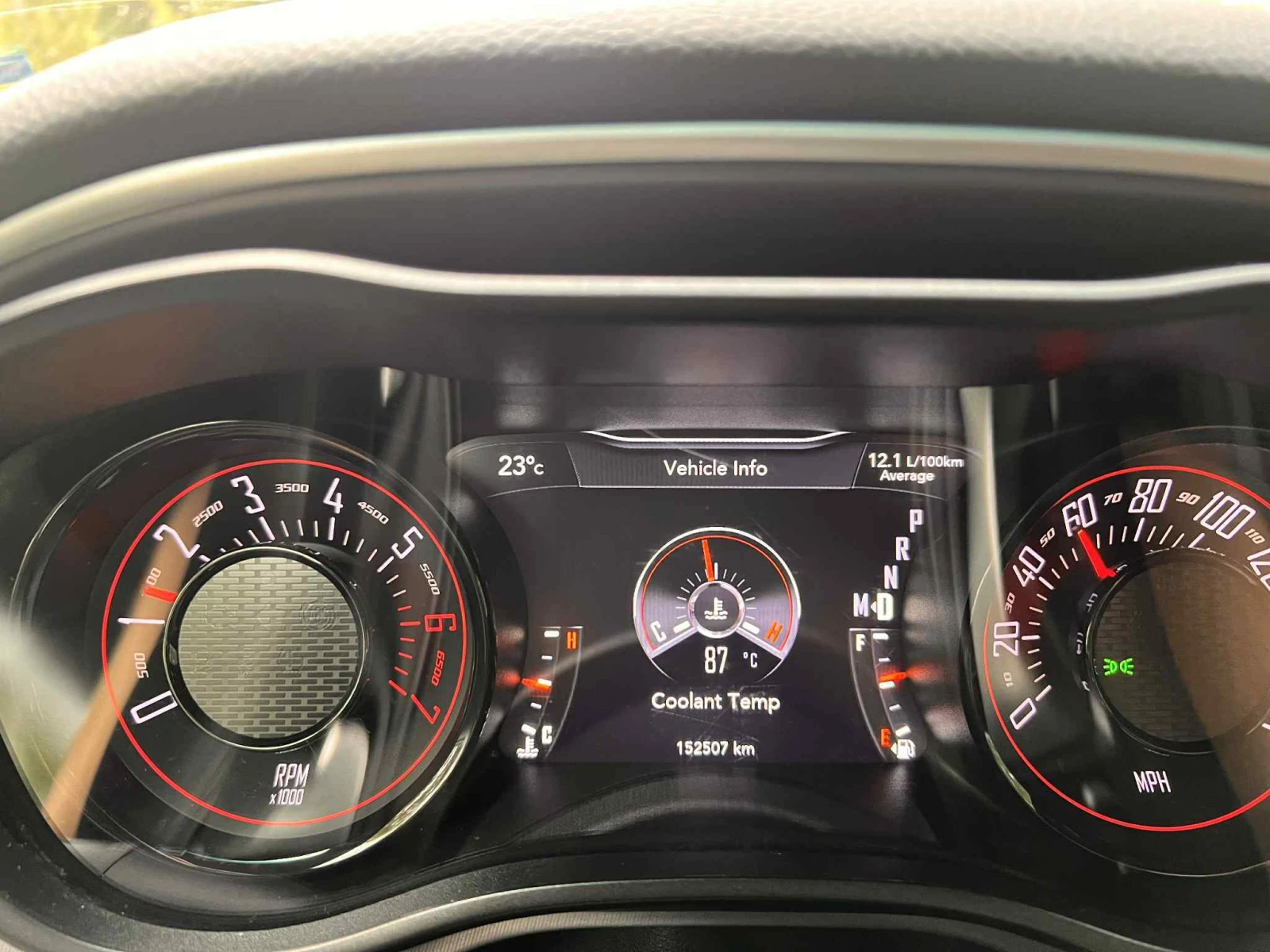 Dodge Challenger, снимка 15 - Автомобили и джипове - 54061660