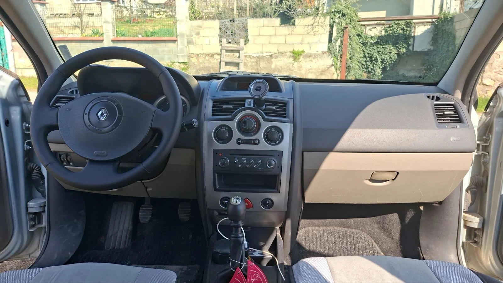 Renault Megane, снимка 8 - Автомобили и джипове - 54371443