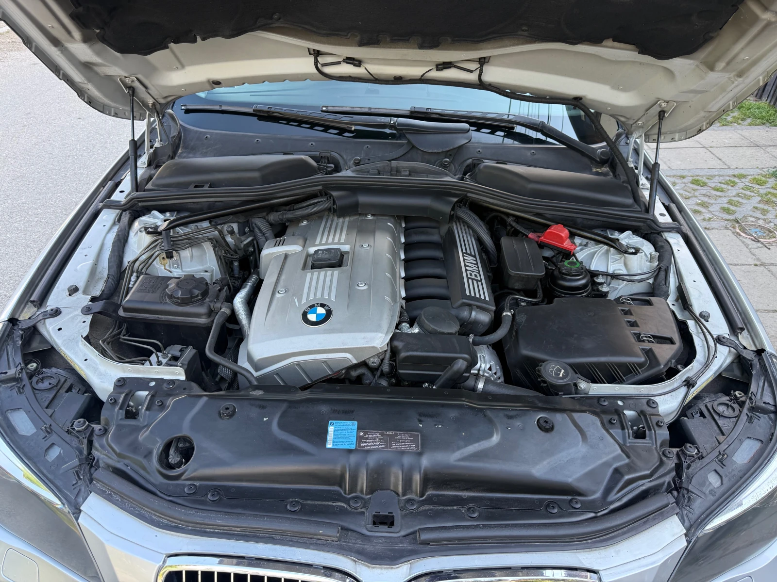 BMW 530 530xi , снимка 13 - Автомобили и джипове - 54623114