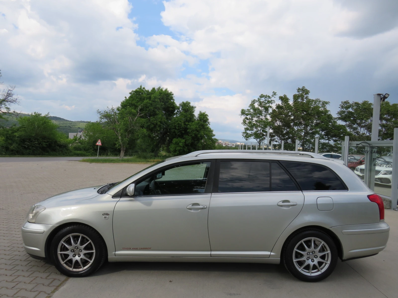 Toyota Avensis * 2.0DIESEL РЪЧКА РЕГИСТРИРАН* , снимка 8 - Автомобили и джипове - 54674718