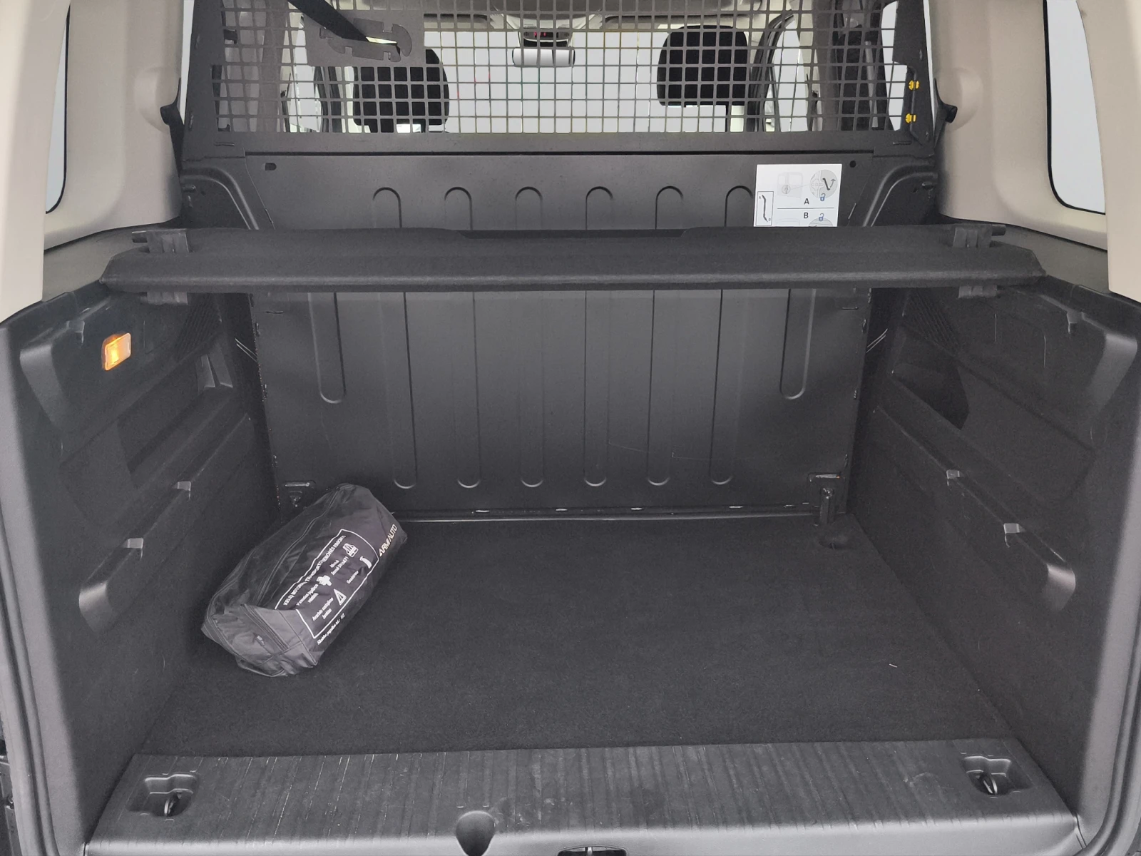 Citroen Berlingo MPV M Live Pack 1.5 BlueHDI 102 BVM6 E6//2409R03, снимка 13 - Автомобили и джипове - 55458602