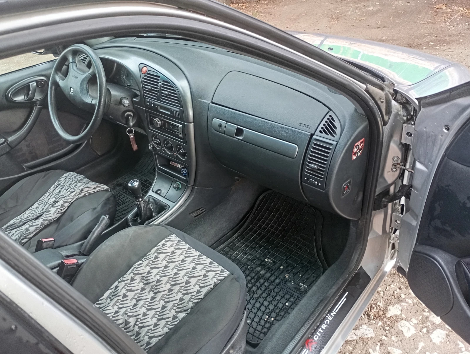 Citroen Xsara 1, 4 бензин 75 коня, снимка 7 - Автомобили и джипове - 55936118