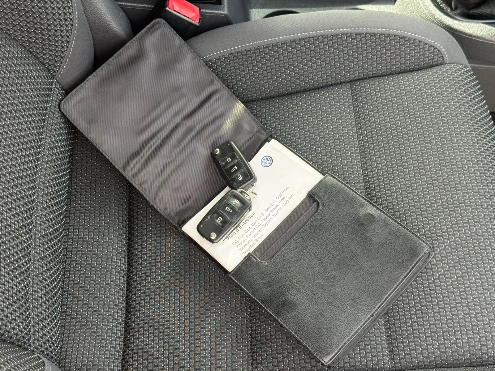 VW Touran 1.6TDI* 105h.p* 4+ 1* ��� ����* ��� �����* ���.��� | Mobile.bg � ����������� 16