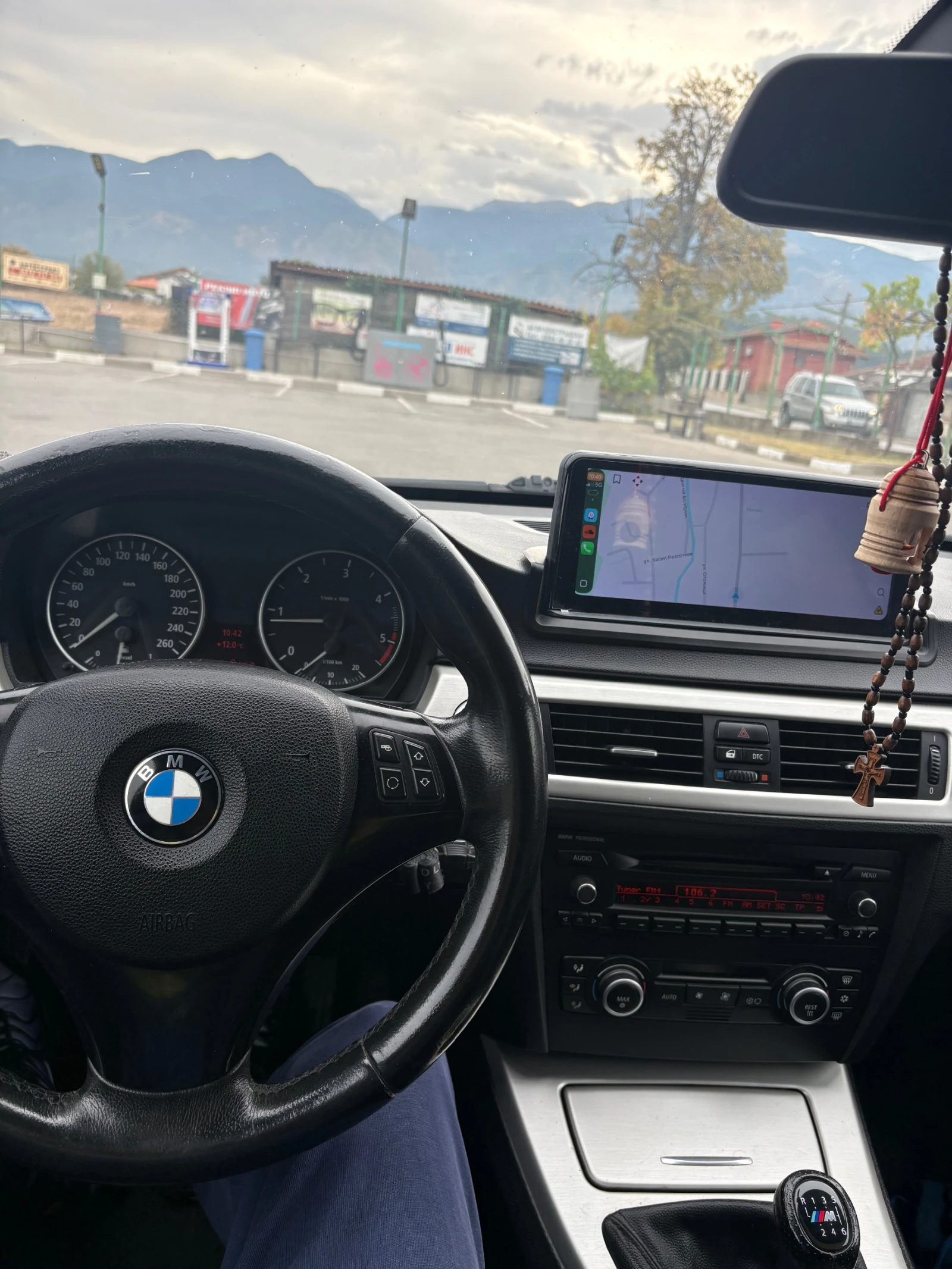 BMW 320 Recaro CarPlay , снимка 8 - Автомобили и джипове - 56637005