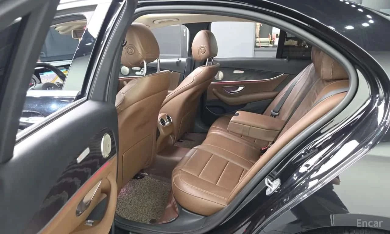 Mercedes-Benz E 220, снимка 11 - Автомобили и джипове - 56689563